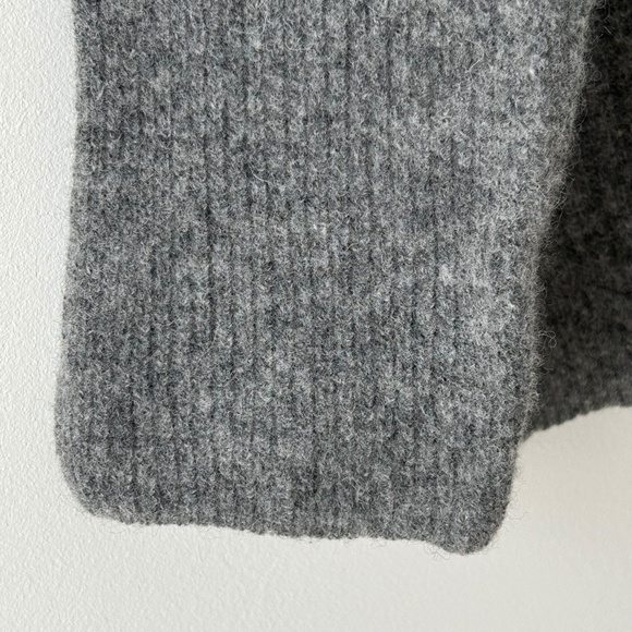 Girl By Band Of Outsiders Gray Crewneck Sweater - Picture 9 of 16